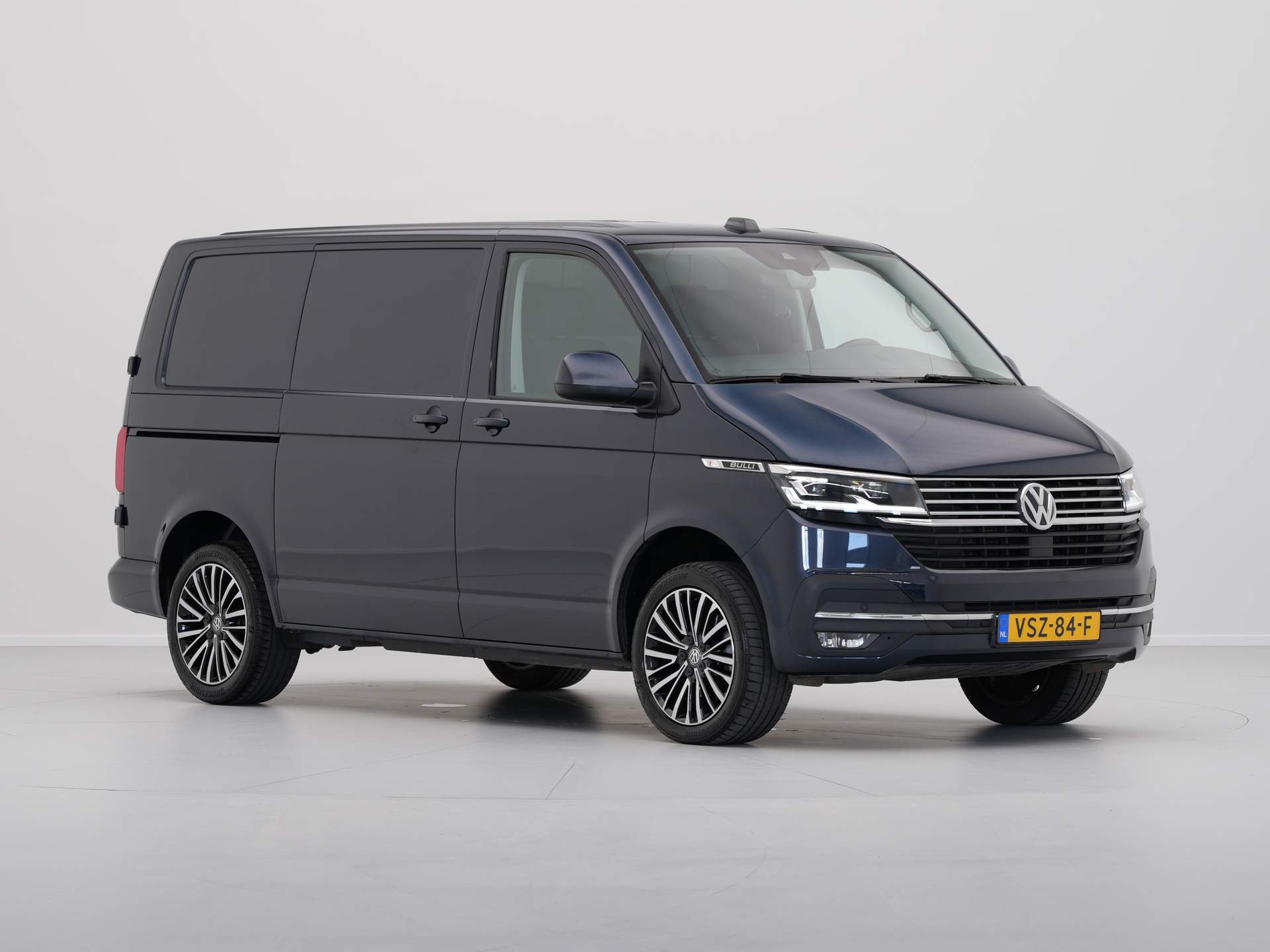 Volkswagen - Transporter 2.0 TDI 204pk DSG L1H1 28 Bulli - 2022