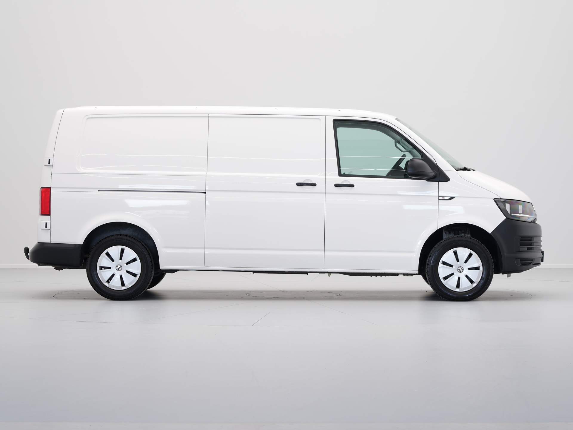 Volkswagen - Transporter 2.0 TDI L2H1 Trendline 102pk - 2017