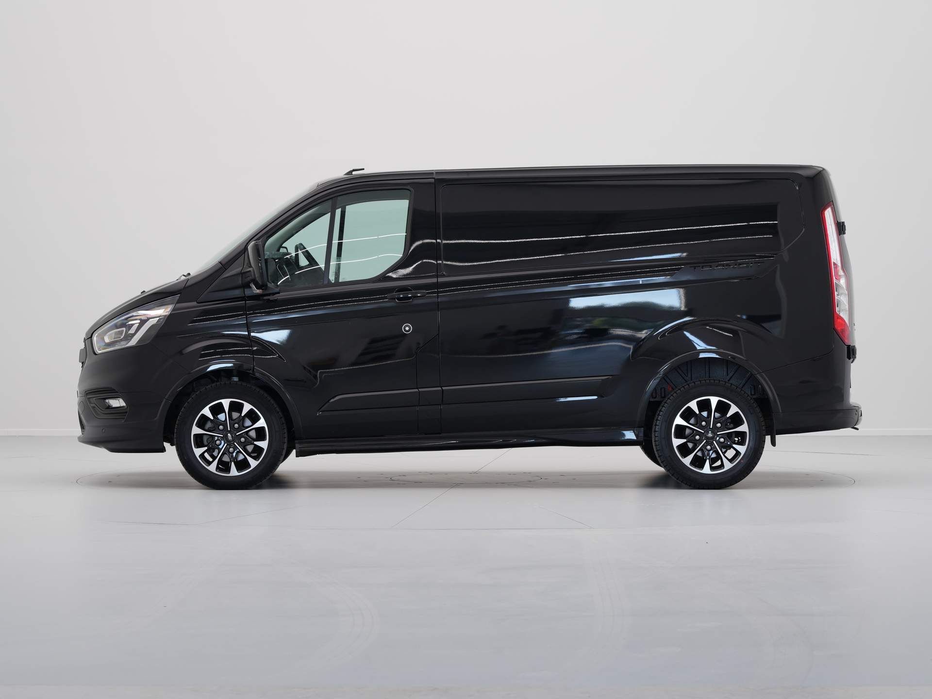 Ford - Transit Custom 320 2.0 TDCI L1H1 Sport - 2021