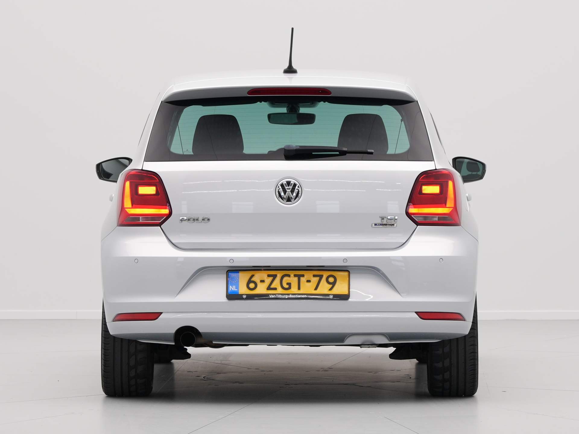 Volkswagen - Polo 1.2 TSI Highline - 2015