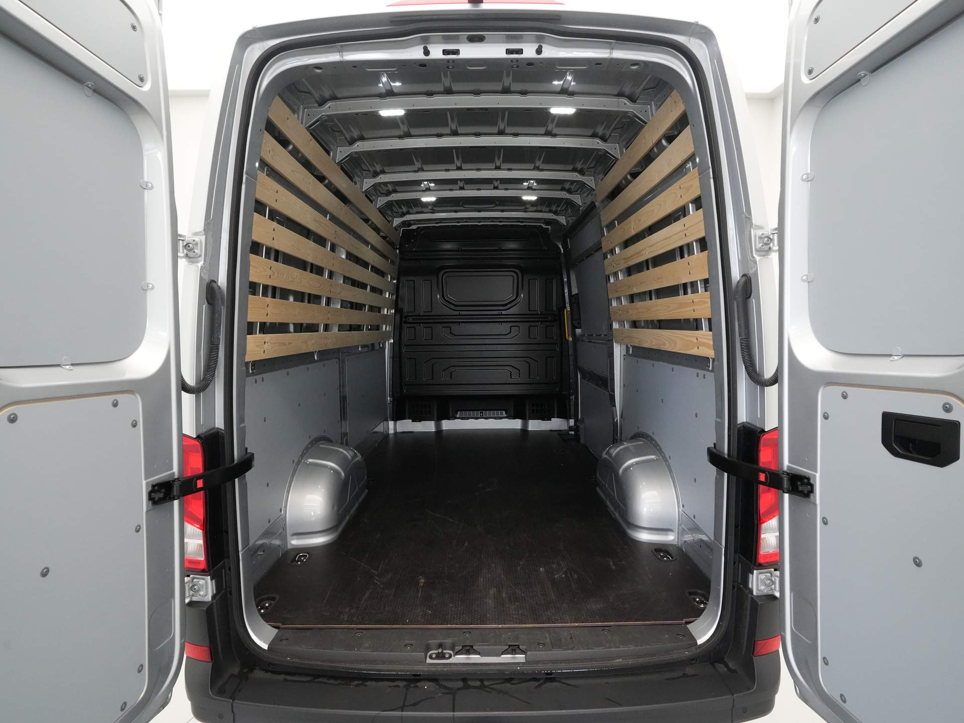 Volkswagen - Crafter 30 2.0 TDI L3H3 - 2024