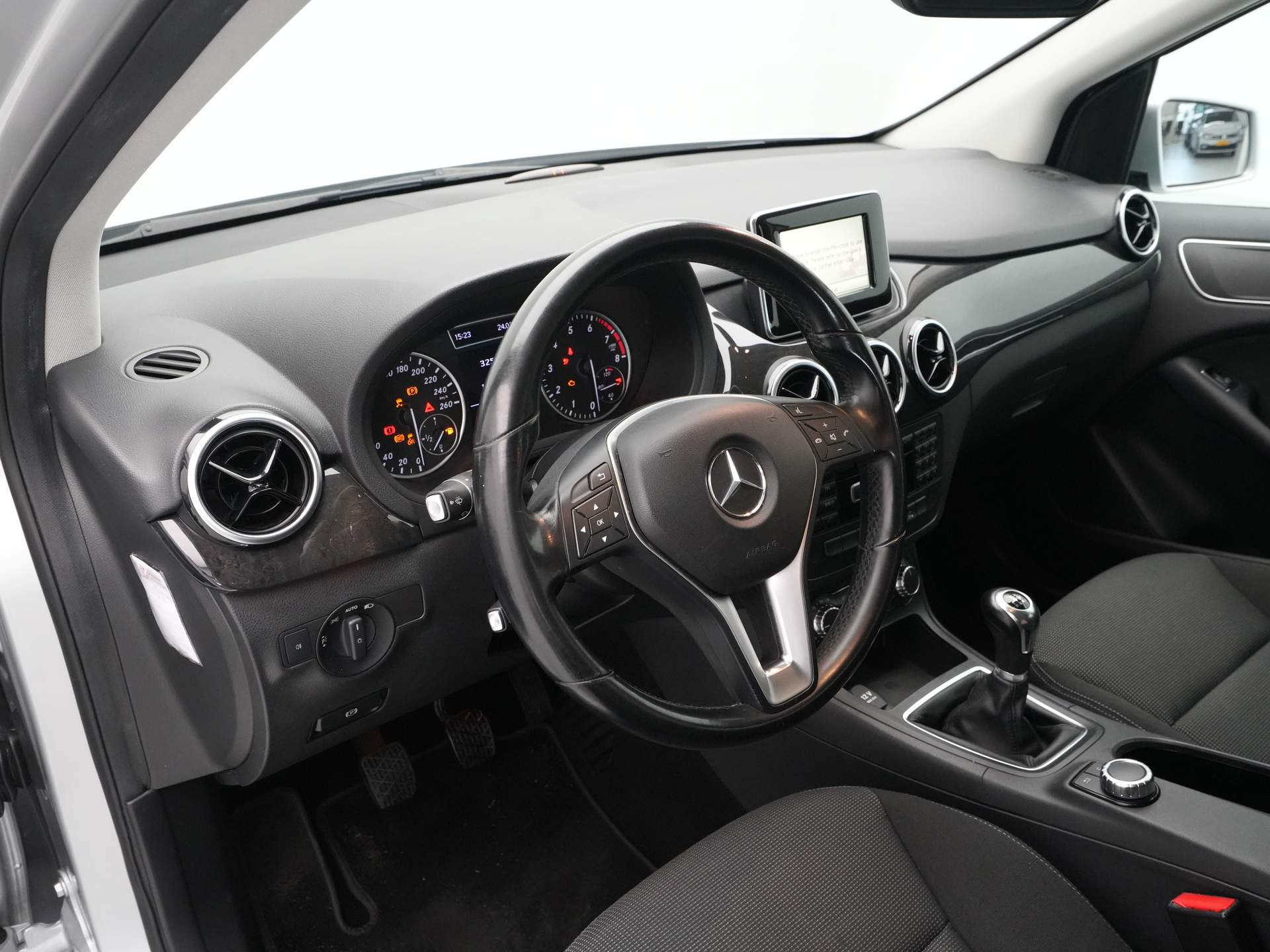 Mercedes-Benz - B-Klasse 180 Ambition - 2012