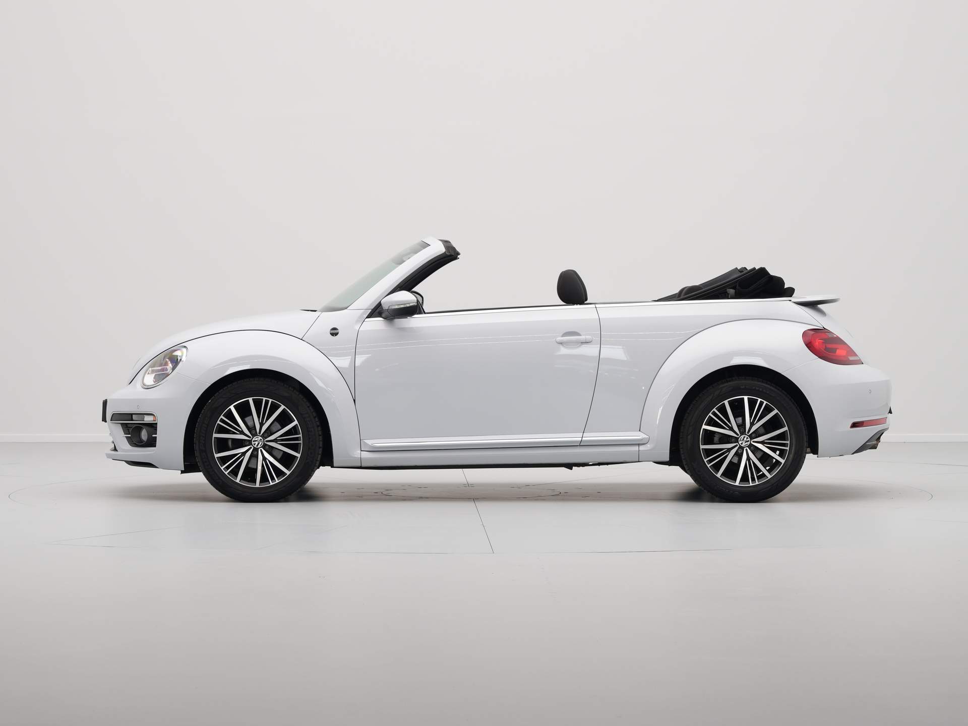 Volkswagen - Beetle Cabriolet 1.2 TSI 105pk sound - 2017