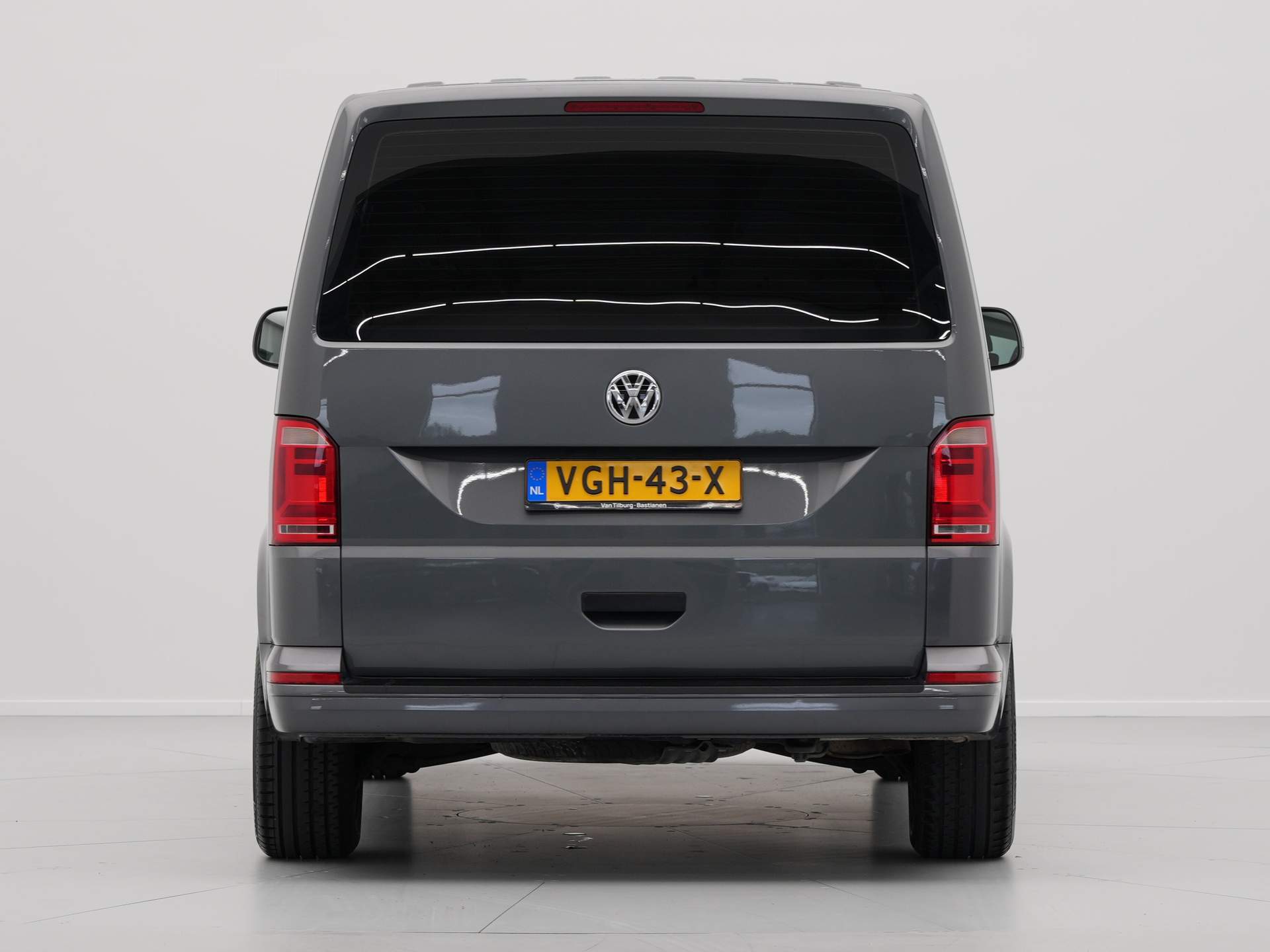 Volkswagen - Transporter 2.0 TDI 102pk L2H1 DC - 2021