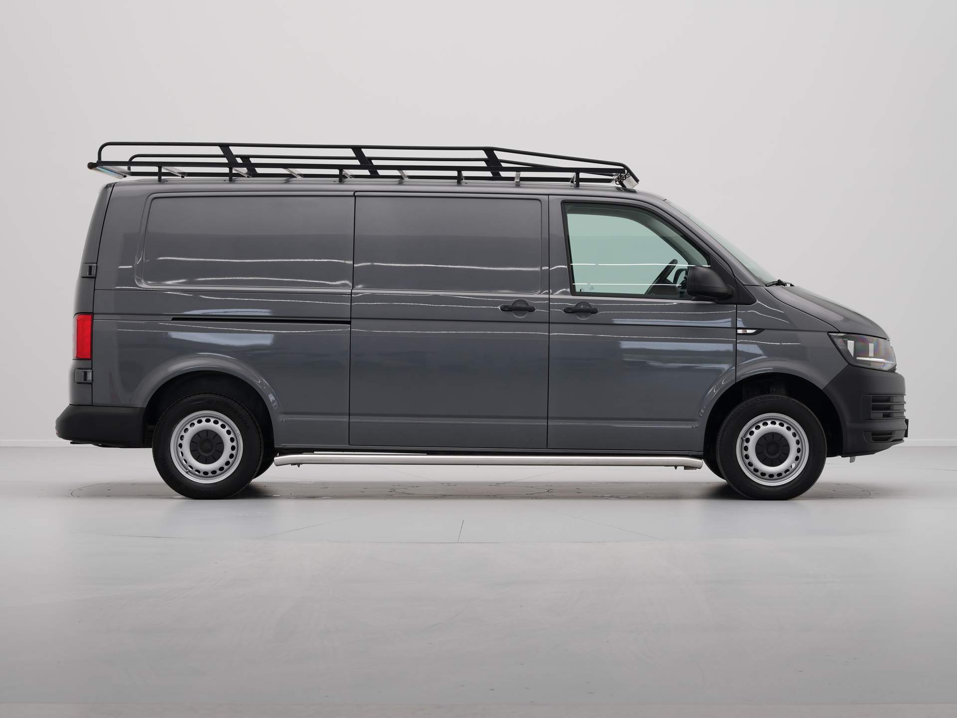 Volkswagen - Transporter 2.0 TDI 100pk L2H1 - 2019