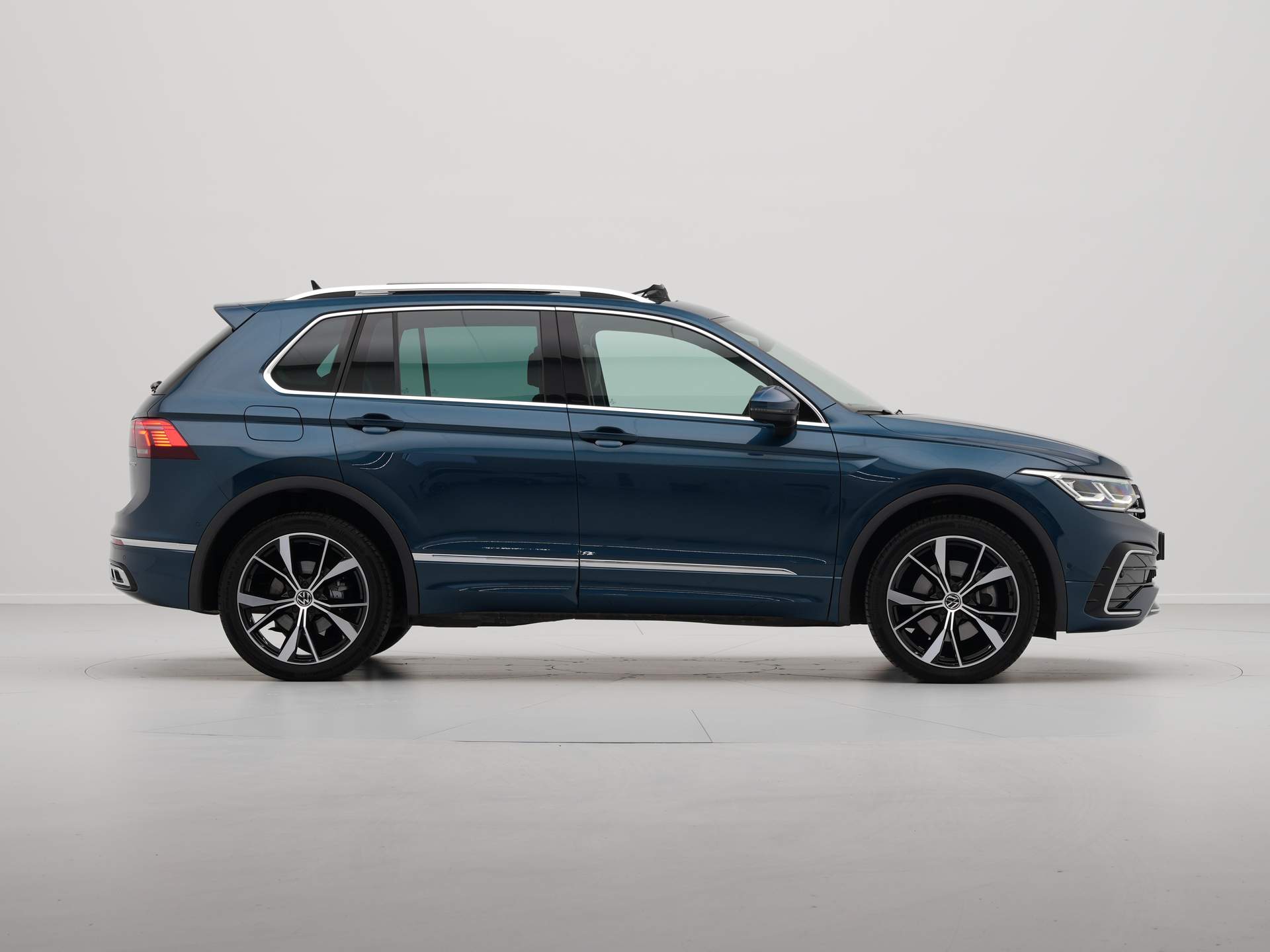 Volkswagen - Tiguan 1.4 TSI 245pk eHybrid R-Line Business+ - 2022