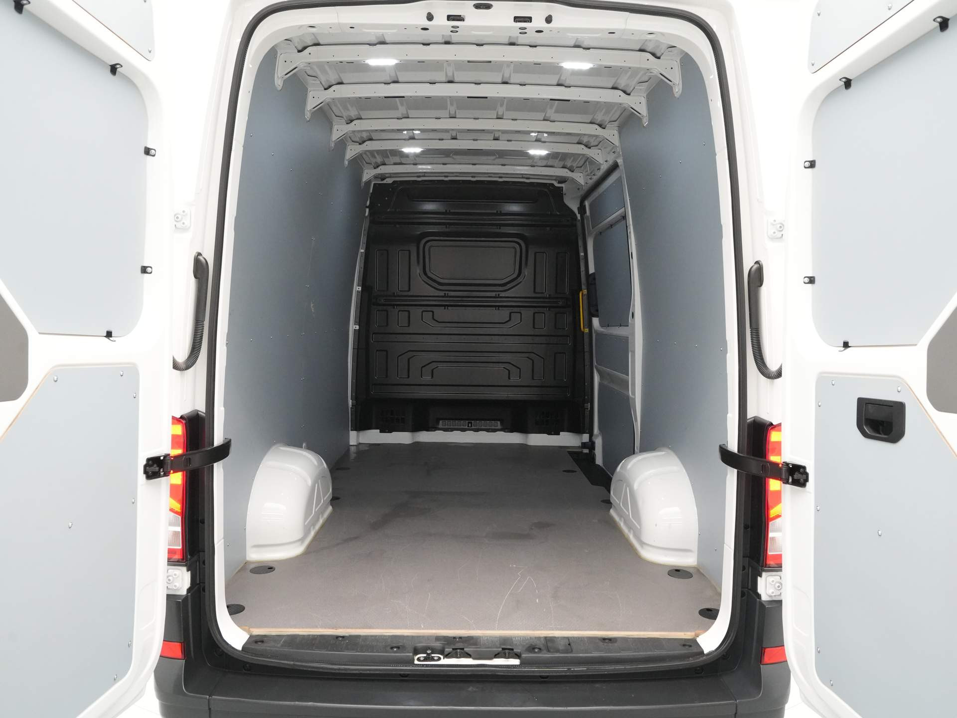 Volkswagen - Crafter 30 2.0 TDI 102pk L3H3 - 2023