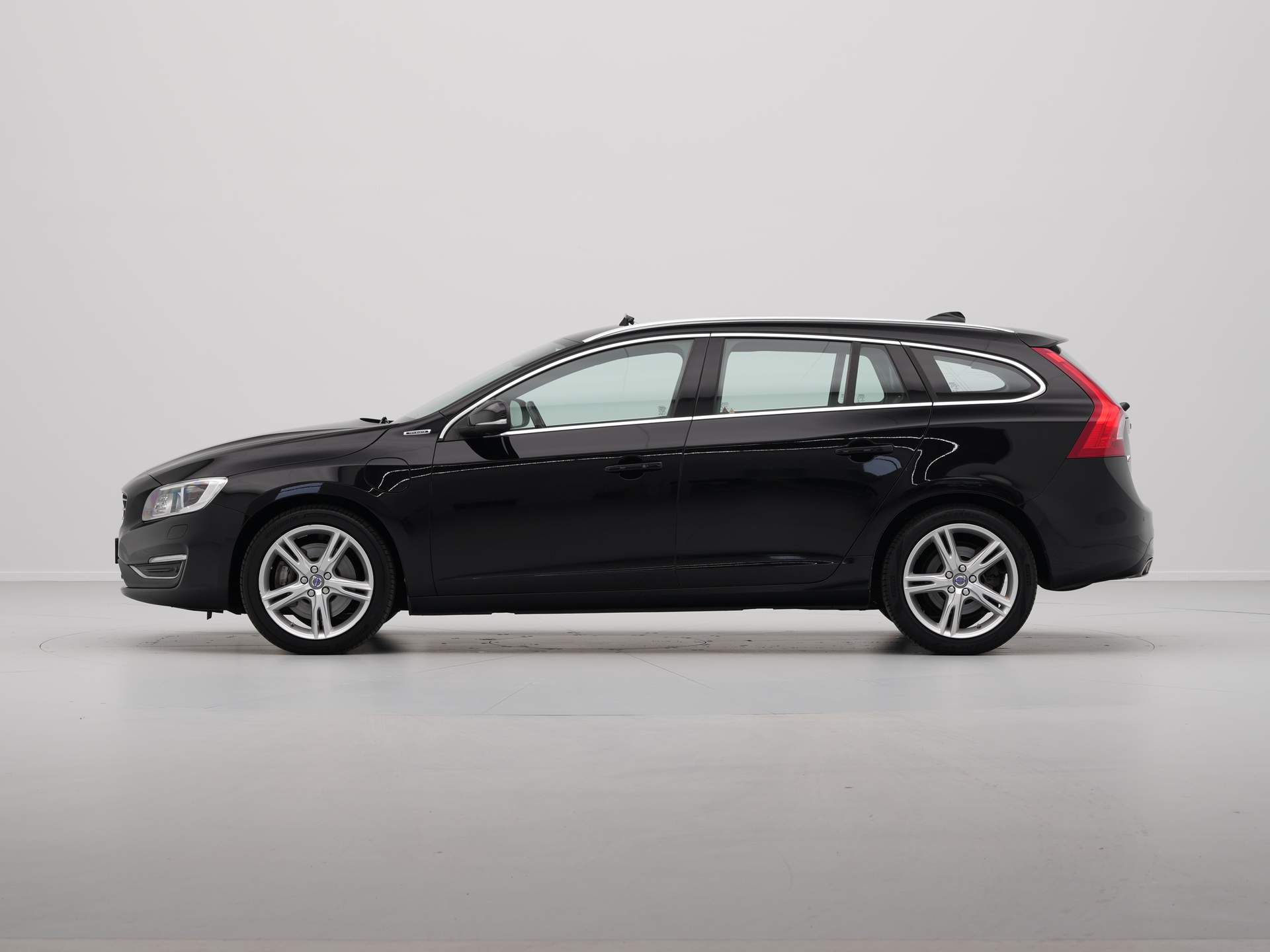 Volvo - V60 2.4 D5 Twin Engine Summum - 2018