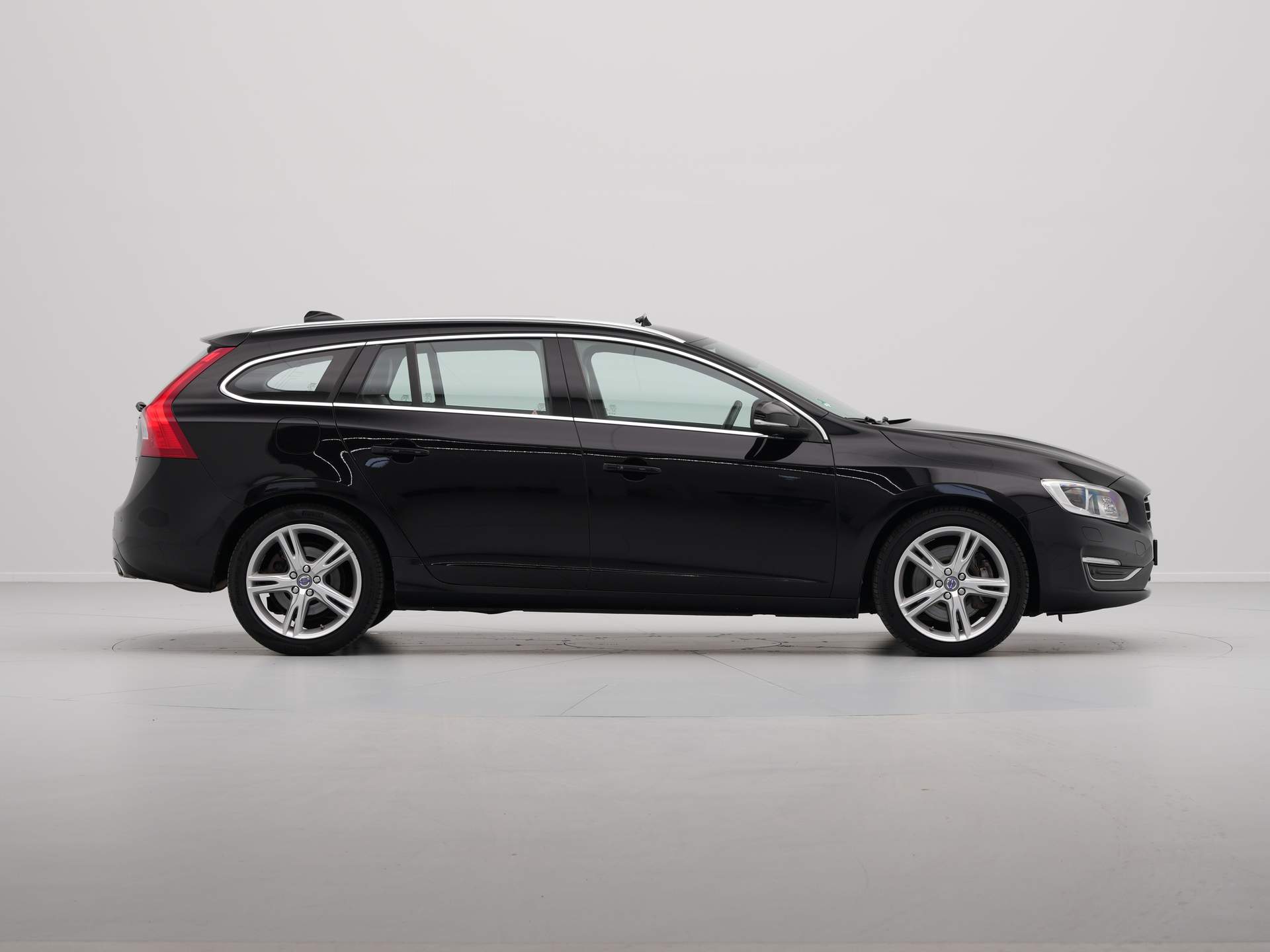 Volvo - V60 2.4 D5 Twin Engine Summum - 2018