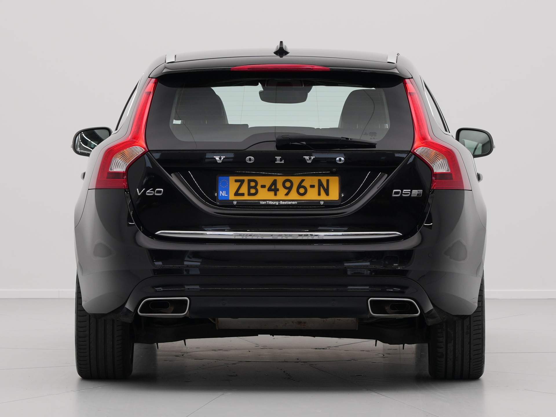 Volvo - V60 2.4 D5 Twin Engine Summum - 2018