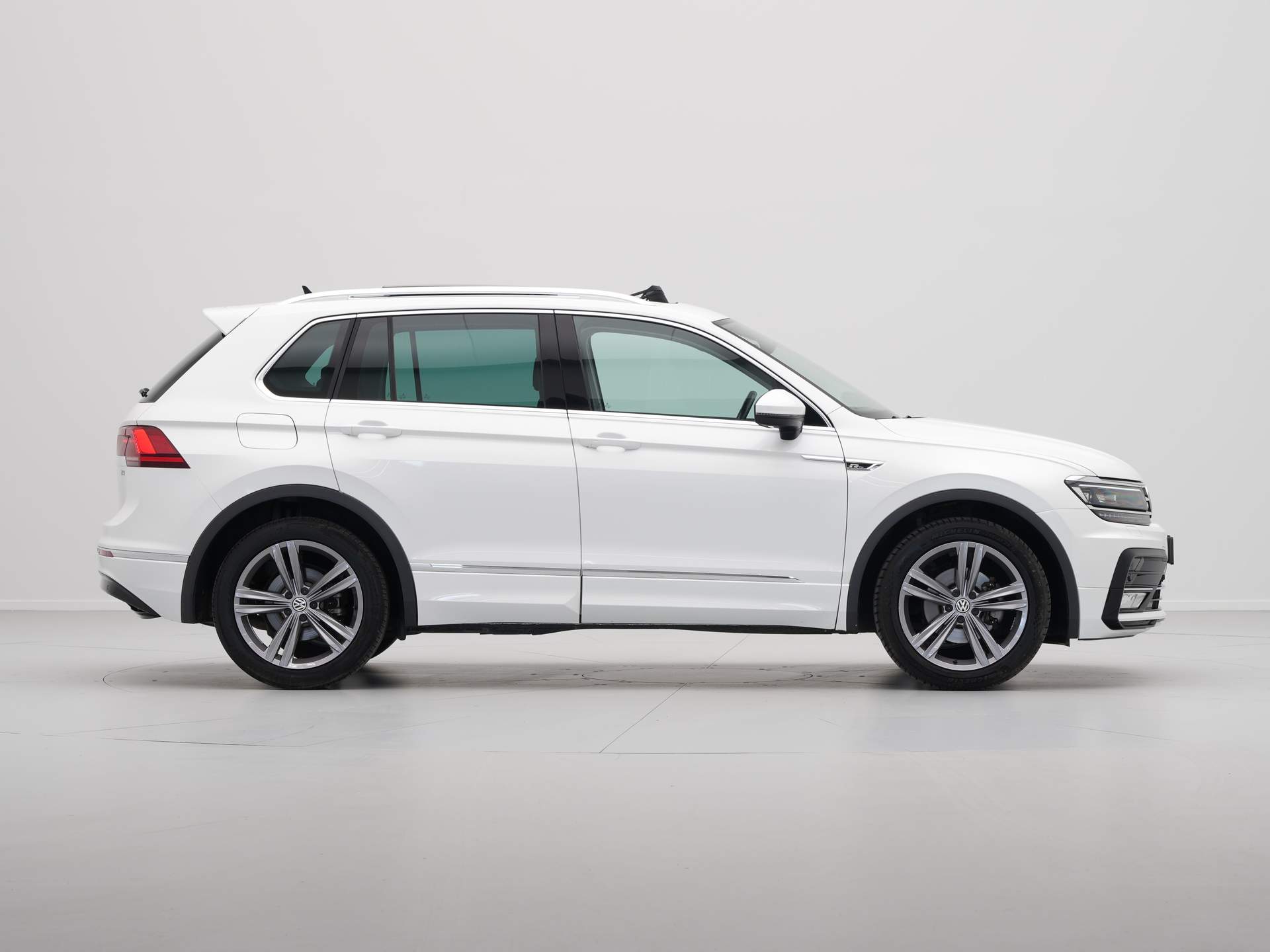 Volkswagen - Tiguan 1.4 TSI 150pk DSG Highline R-Line - 2017