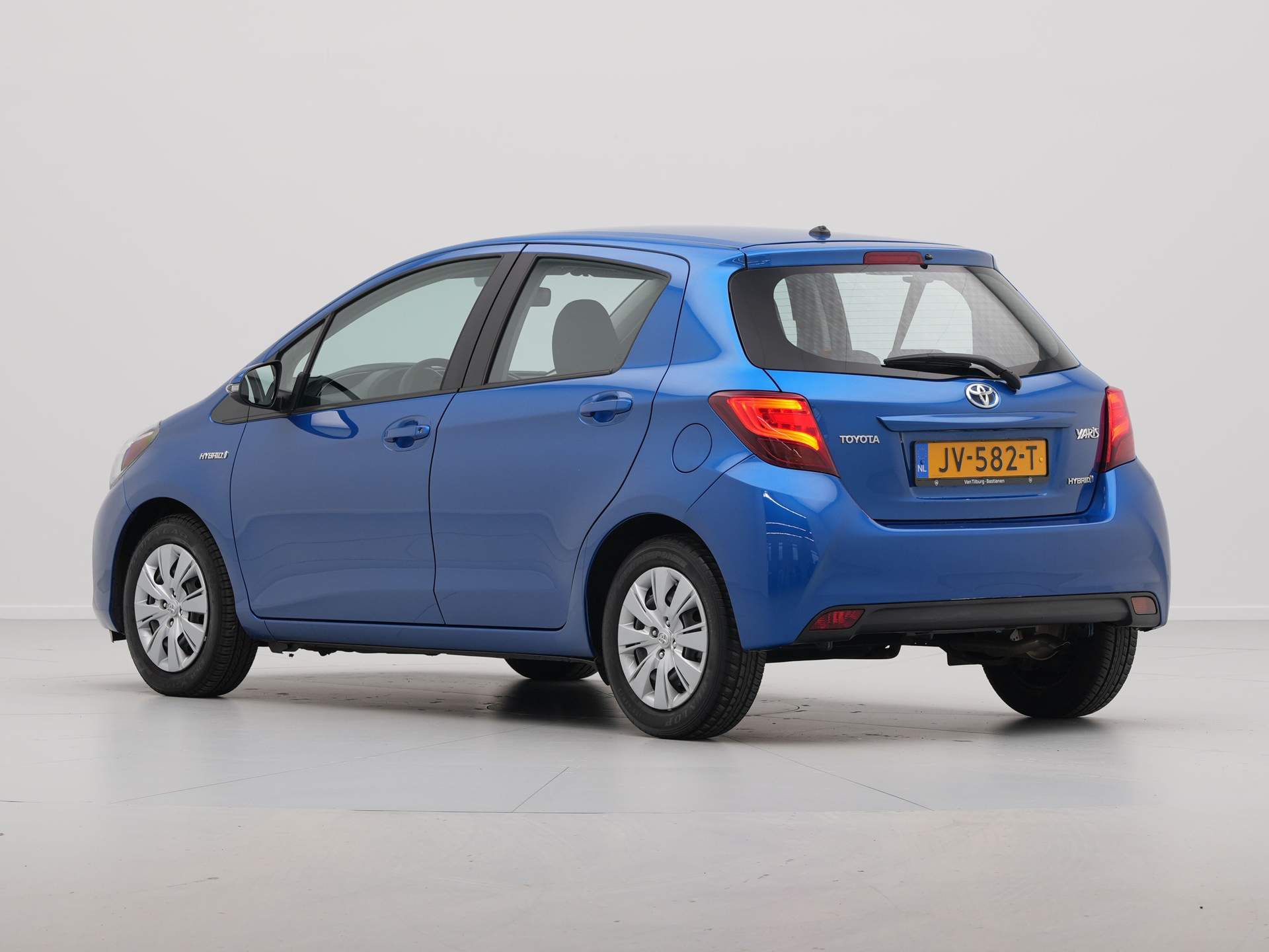 Toyota - Yaris 1.5 Hybrid Now - 2016