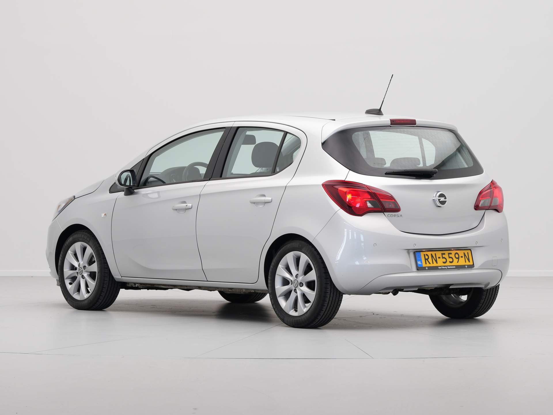 Opel - Corsa 1.4 90pk Favourite - 2018