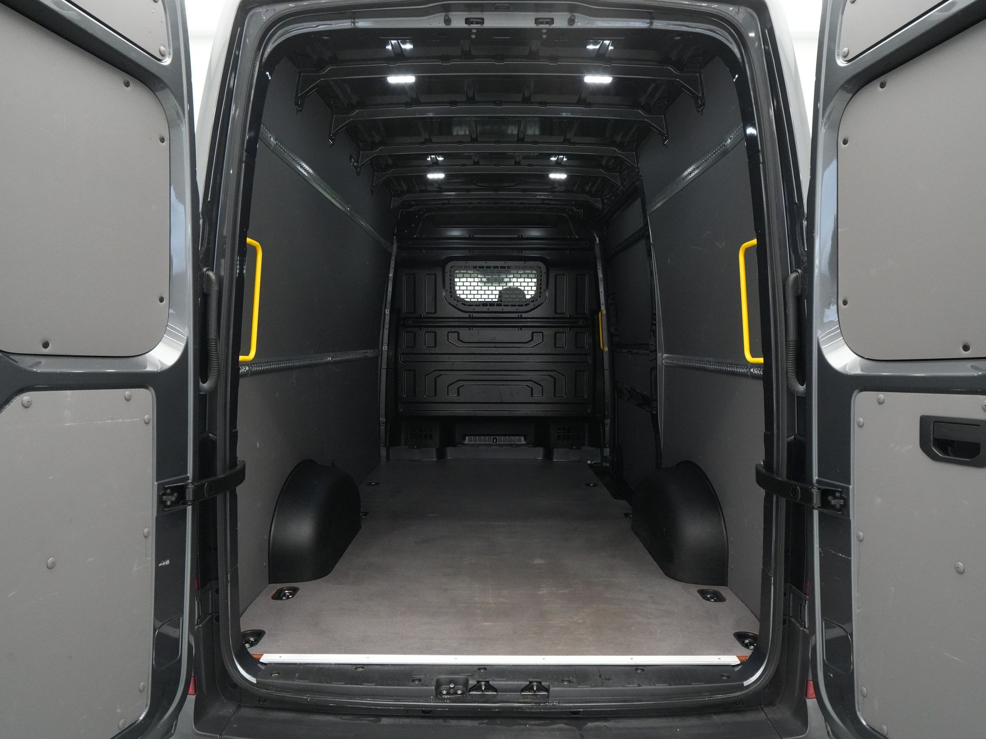 Volkswagen - Crafter 35 2.0 TDI L3H3 - 2024